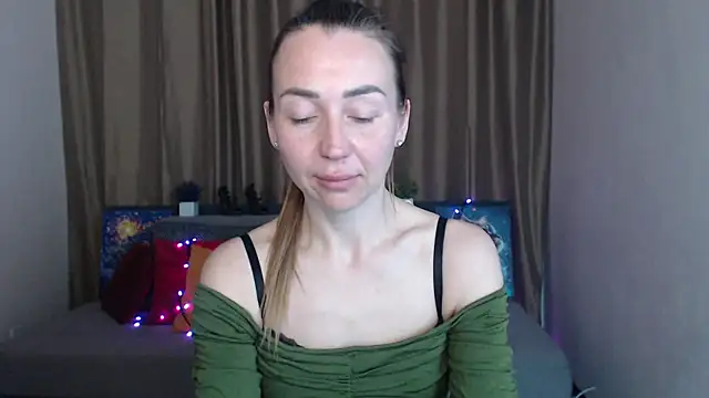 Kiss julli88I online show from March 8, 2025, 5:11 pm