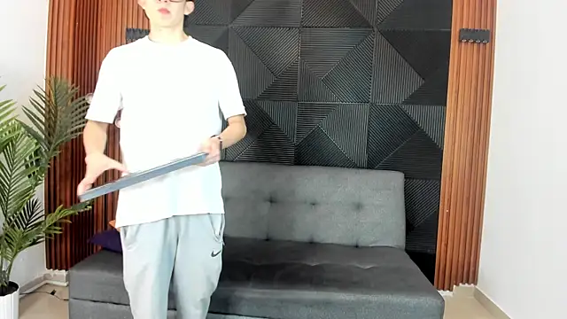 troy rouge online show from March 14, 2025, 7:12 pm