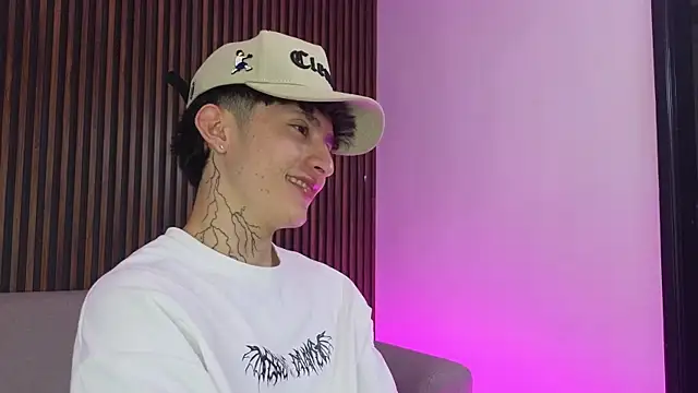 troy rouge online show from September 10, 2025, 7:14 pm