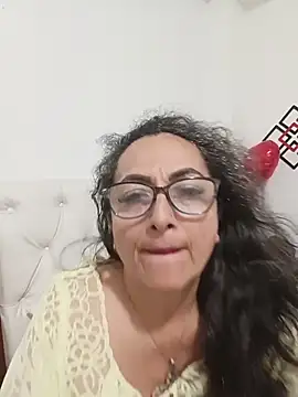 Snapshot of AlessandraLeroy chatting on July 8, 2026, 1:43 am AlessandraLeroy online show from July 8, 2026, 1:43 am