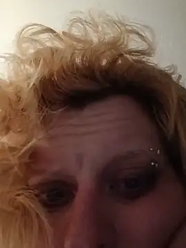 Snapshot of KITTYBOOBOOFUXX chatting on April 22, 2026, 10:06 am KITTYBOOBOOFUXX online show from April 22, 2026, 10:06 am