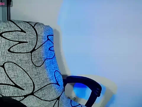 Hannah Kiim online show from September 17, 2025, 5:03 pm