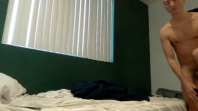 Snapshot of TheDaddy005 chatting on March 7, 2025, 4:55 pm TheDaddy005 online show from March 7, 2025, 4:55 pm