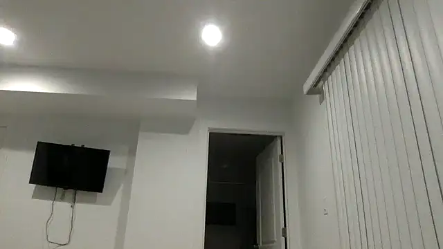 Snapshot of TheDaddy005 chatting on March 9, 2025, 2:39 am TheDaddy005 online show from March 9, 2025, 2:39 am