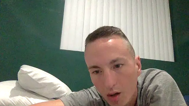 Snapshot of TheDaddy005 chatting on March 12, 2025, 3:46 am TheDaddy005 online show from March 12, 2025, 3:46 am