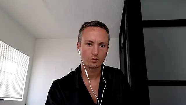 Snapshot of TheDaddy005 chatting on March 28, 2026, 5:12 pm TheDaddy005 online show from March 28, 2026, 5:12 pm