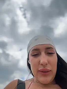 Snapshot of AleksandraRich chatting on February 3, 2026, 6:40 am AleksandraRich online show from February 3, 2026, 6:40 am