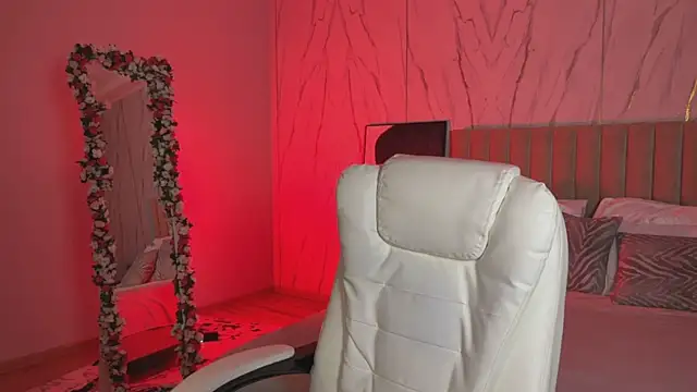  Vikky Moon  online show from November 29, 2025, 12:57 am