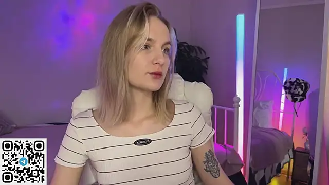 Snapshot of _Vikky_Moon_ chatting on June 20, 2026, 1:09 am Vikky Moon online show from June 20, 2026, 1:09 am