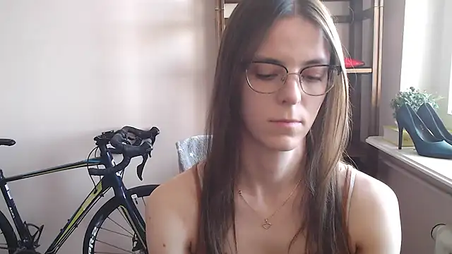 love megi online show from March 3, 2026, 2:23 pm