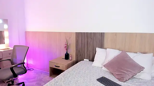  SamantaGomez online show from September 10, 2025, 7:36 pm