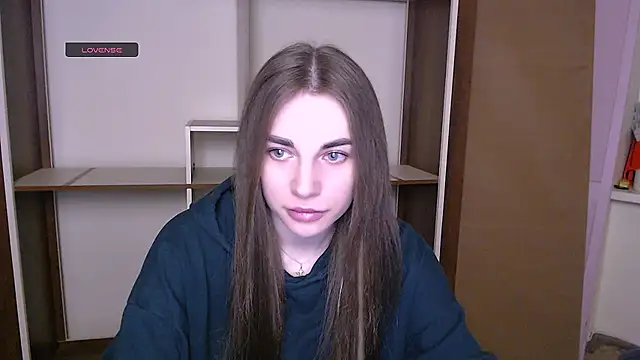 MiaDari  online show from March 17, 2025, 7:35 am