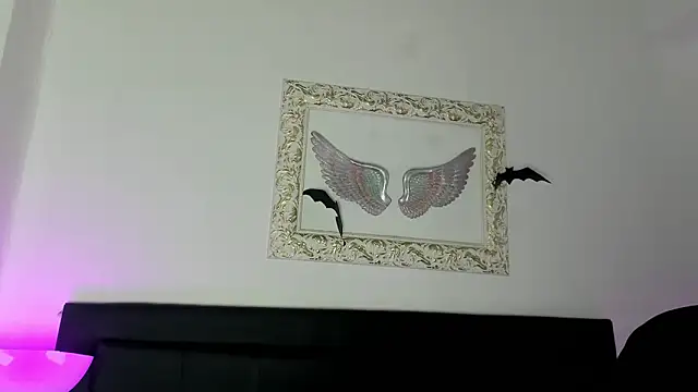 Lola Blondie online show from October 28, 2025, 12:19 pm