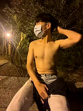 Snapshot of chipboo chatting on September 14, 2025, 12:15 pm chipboo online show from September 14, 2025, 12:15 pm