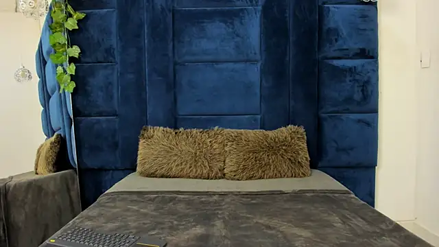 Snapshot of Samantha-Harpper chatting on March 22, 2025, 6:11 am Samantha-Harpper online show from March 22, 2025, 6:11 am