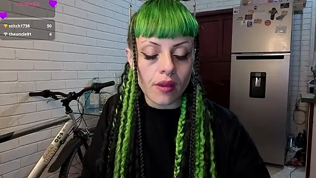 freyaa sorcerees online show from October 1, 2025, 7:25 am