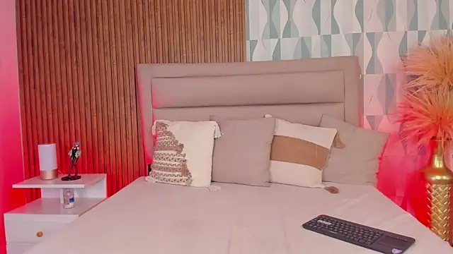 FatimaEvans online show from October 31, 2025, 5:03 pm