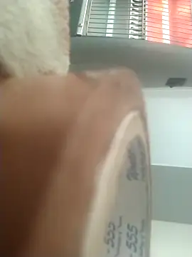 hotroci online show from March 9, 2025, 5:11 am