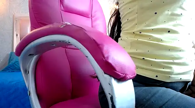 margott 22  online show from March 18, 2025, 6:26 pm