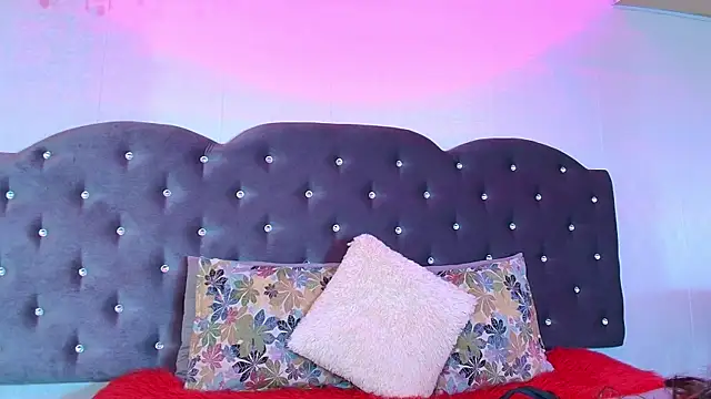 Lia Valmont online show from November 14, 2025, 12:48 pm