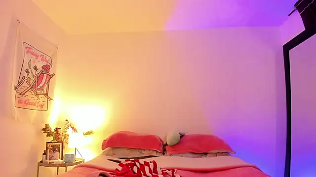 Alessamoth online show from December 22, 2025, 9:56 pm