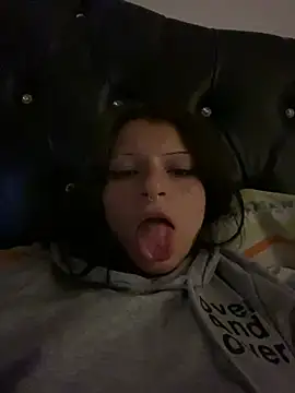 Snapshot of val_zx chatting on June 26, 2026, 10:08 am val zx online show from June 26, 2026, 10:08 am