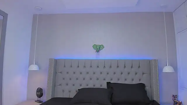 Snapshot of Emiliana_Rios chatting on March 14, 2025, 3:37 am Emiliana Rios online show from March 14, 2025, 3:37 am