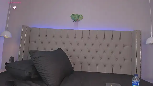 Snapshot of Emiliana_Rios chatting on March 20, 2025, 7:03 am Emiliana Rios online show from March 20, 2025, 7:03 am