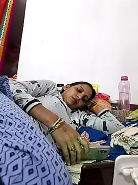 Hotty-Nidhi online show from December 20, 2025, 4:14 pm