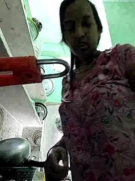 Hotty-Nidhi online show from April 5, 2026, 3:36 am