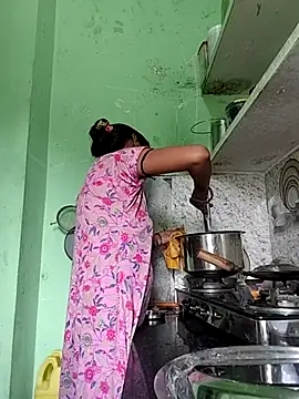 Hotty-Nidhi online show from April 9, 2026, 6:13 am