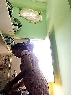 Hotty-Nidhi online show from April 14, 2026, 5:35 am