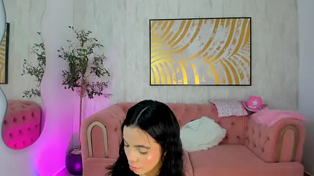 Snapshot of Krissi_latore chatting on May 15, 2026, 12:23 pm Krissi latore online show from May 15, 2026, 12:23 pm