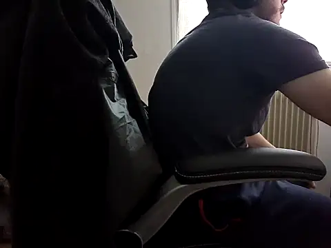 Tutur19 online show from March 15, 2025, 3:37 pm