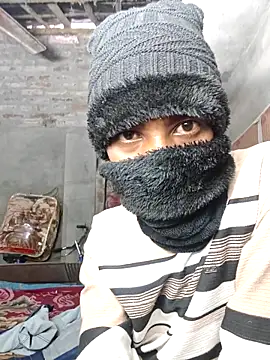 India HOT23 online show from December 3, 2025, 2:19 am