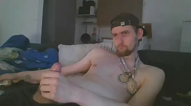 Snapshot of ThePython666 chatting on March 17, 2025, 7:46 am ThePython666 online show from March 17, 2025, 7:46 am