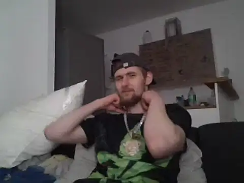 Snapshot of ThePython666 chatting on March 20, 2025, 11:45 pm ThePython666 online show from March 20, 2025, 11:45 pm