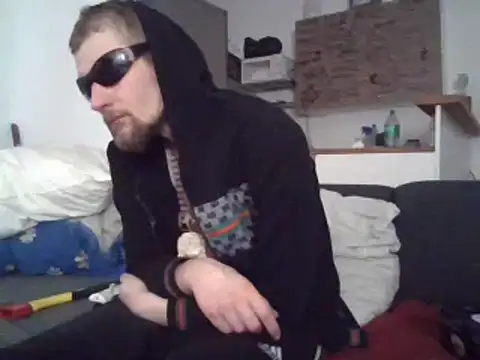 Snapshot of ThePython666 chatting on March 21, 2025, 2:50 am ThePython666 online show from March 21, 2025, 2:50 am