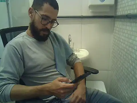 Snapshot of pdasgyn chatting on May 26, 2026, 2:46 pm pdasgyn online show from May 26, 2026, 2:46 pm