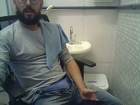Snapshot of pdasgyn chatting on May 27, 2026, 2:47 pm pdasgyn online show from May 27, 2026, 2:47 pm