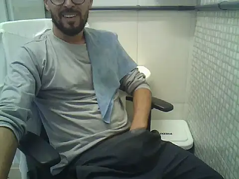 Snapshot of pdasgyn chatting on July 6, 2026, 2:47 pm pdasgyn online show from July 6, 2026, 2:47 pm