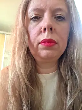 Irina3718 online show from April 5, 2026, 11:29 am