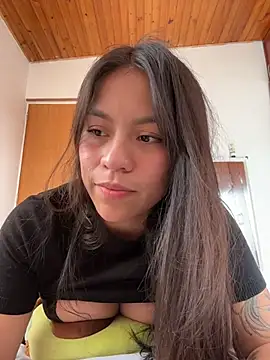 Snapshot of -Selene- chatting on July 9, 2026, 6:12 pm -Selene- online show from July 9, 2026, 6:12 pm