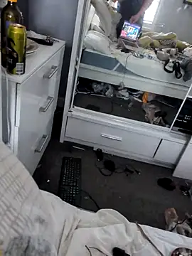 Snapshot of Nick-Ox chatting on September 18, 2025, 3:25 pm Nick-Ox online show from September 18, 2025, 3:25 pm