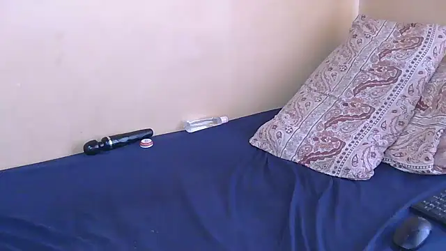 Snapshot of EbonyAlphaBitch chatting on October 4, 2025, 10:57 am EbonyAlphaBitch online show from October 4, 2025, 10:57 am