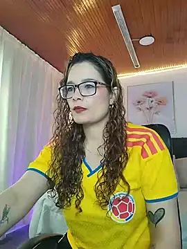 Snapshot of Rose_Thompson1 chatting on July 7, 2026, 1:26 pm Rose Thompson1 online show from July 7, 2026, 1:26 pm