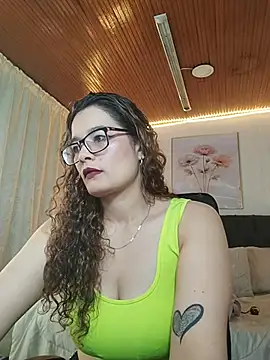 Snapshot of Rose_Thompson1 chatting on July 9, 2026, 1:26 pm Rose Thompson1 online show from July 9, 2026, 1:26 pm