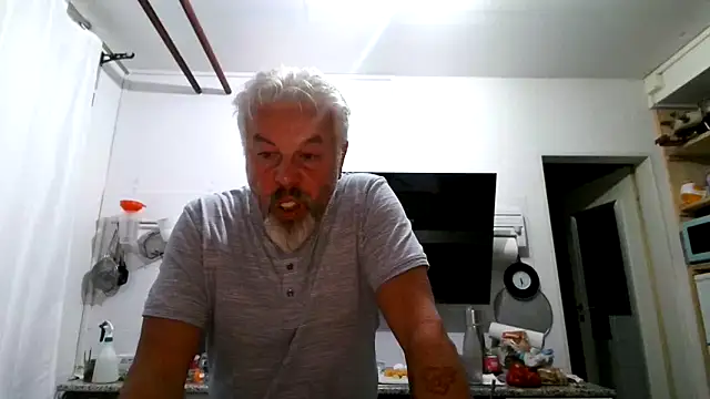 Snapshot of Berg_Boy chatting on June 1, 2026, 3:30 am Berg Boy online show from June 1, 2026, 3:30 am
