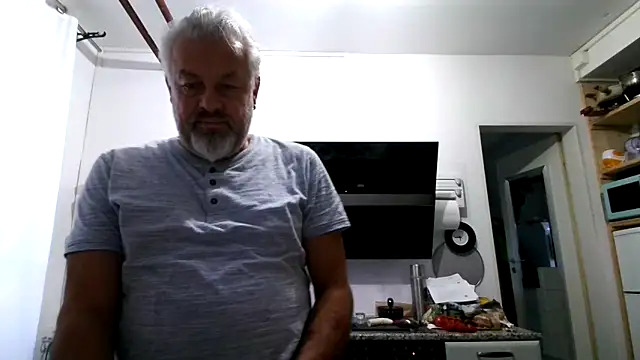 Snapshot of Berg_Boy chatting on June 4, 2026, 3:45 am Berg Boy online show from June 4, 2026, 3:45 am