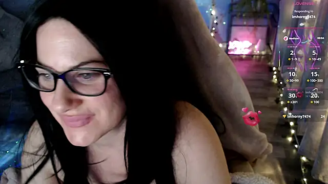 Snapshot of BellaStar84 chatting on April 7, 2026, 7:20 am BellaStar84 online show from April 7, 2026, 7:20 am